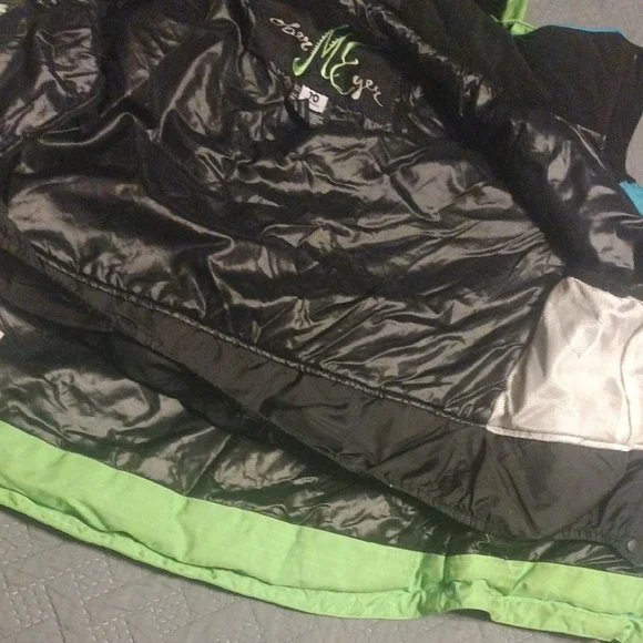 Obermeyer Kids Lime Green Raincoat With Blue Lining And Many Pocket And Features - Picture 13 of 14